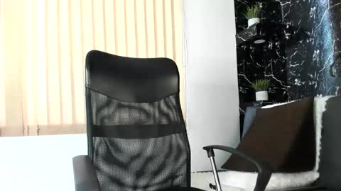 Snapshot of rafael_mendez chatting on 22, 11, 2025 R A F A E L online show from 22, 11, 2025