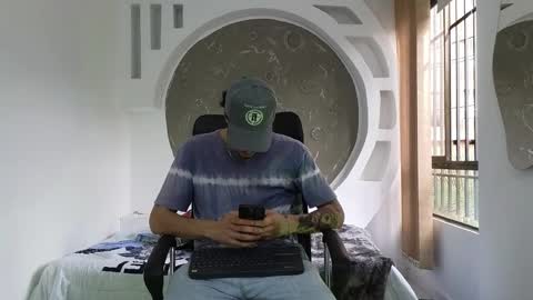 Snapshot of rafael_mendez chatting on 23, 11, 2025 R A F A E L online show from 23, 11, 2025