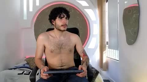 Snapshot of rafael_mendez chatting on 26, 11, 2025 R A F A E L online show from 26, 11, 2025