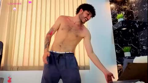 Snapshot of rafael_mendez chatting on 2, 12, 2025 R A F A E L online show from 2, 12, 2025