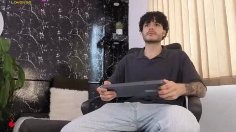 R A F A E L online show from 8, 2, 2026