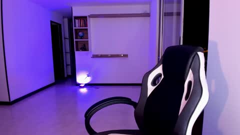 Jennyindependent model . online show from 26, 1, 2025