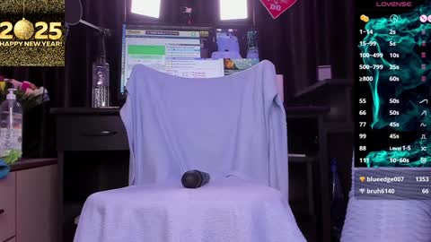 Laura online show from 5, 1, 2025