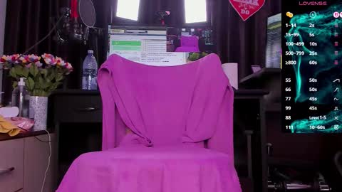 Laura online show from 1, 10, 2025