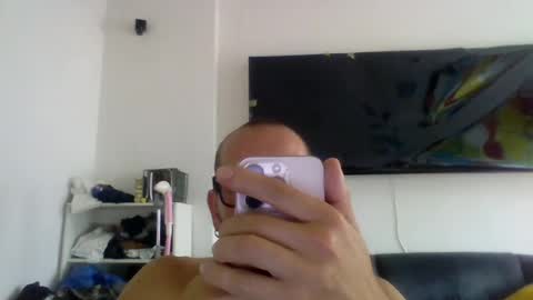 Snapshot of ramiba123254038 chatting on 6, 7, 2026 Manu and Geust online show from 6, 7, 2026