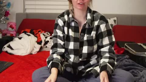 Snapshot of ramichick chatting on 5, 1, 2025 Rami online show from 5, 1, 2025