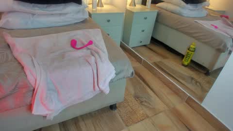 Snapshot of raquel_moore chatting on 6, 2, 2025 Raquel Moore online show from 6, 2, 2025