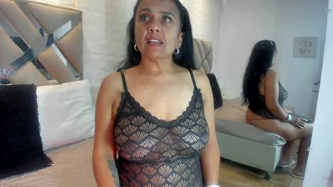 Snapshot of raquel_moore chatting on 6, 2, 2025 Raquel Moore online show from 6, 2, 2025