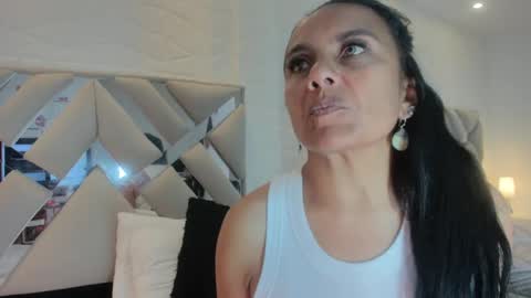 Snapshot of raquel_moore chatting on 9, 2, 2025 Raquel Moore online show from 9, 2, 2025