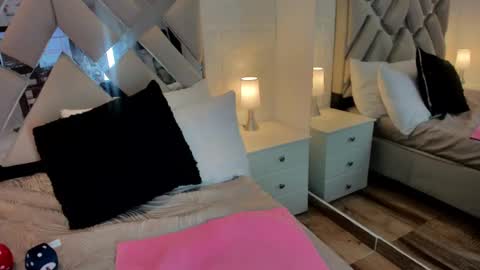 Snapshot of raquel_moore chatting on 11, 2, 2025 Raquel Moore online show from 11, 2, 2025