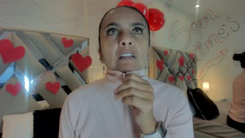 Snapshot of raquel_moore chatting on 13, 2, 2025 Raquel Moore online show from 13, 2, 2025