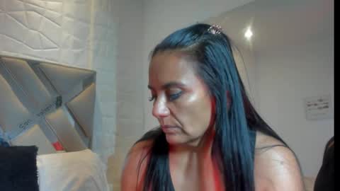 Snapshot of raquel_moore chatting on 21, 2, 2025 Raquel Moore online show from 21, 2, 2025