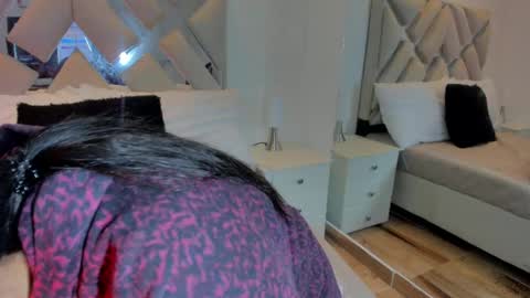 Snapshot of raquel_moore chatting on 7, 3, 2025 Raquel Moore online show from 7, 3, 2025