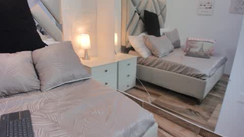 Snapshot of raquel_moore chatting on 14, 9, 2025 Raquel Moore online show from 14, 9, 2025