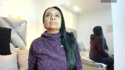 Snapshot of raquel_moore chatting on 19, 9, 2025 Raquel Moore online show from 19, 9, 2025