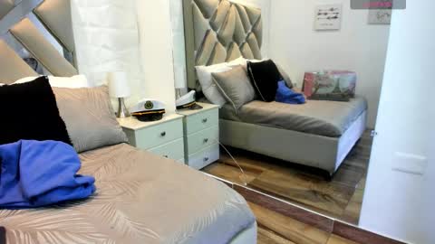 Snapshot of raquel_moore chatting on 6, 10, 2025 Raquel Moore online show from 6, 10, 2025