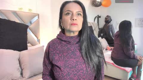 Snapshot of raquel_moore chatting on 22, 10, 2025 Raquel Moore online show from 22, 10, 2025