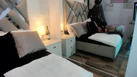 Snapshot of raquel_moore chatting on 27, 10, 2025 Raquel Moore online show from 27, 10, 2025