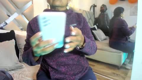 Snapshot of raquel_moore chatting on 28, 10, 2025 Raquel Moore online show from 28, 10, 2025