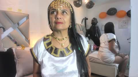 Snapshot of raquel_moore chatting on 31, 10, 2025 Raquel Moore online show from 31, 10, 2025