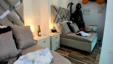 Snapshot of raquel_moore chatting on 3, 11, 2025 Raquel Moore online show from 3, 11, 2025