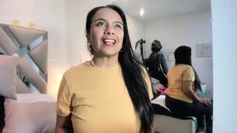 Snapshot of raquel_moore chatting on 7, 11, 2025 Raquel Moore online show from 7, 11, 2025