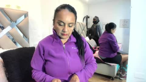 Snapshot of raquel_moore chatting on 10, 11, 2025 Raquel Moore online show from 10, 11, 2025