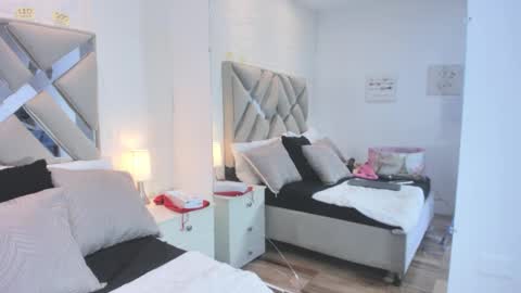 Snapshot of raquel_moore chatting on 1, 12, 2025 Raquel Moore online show from 1, 12, 2025