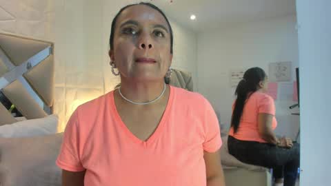 Raquel Moore  online show from 8, 3, 2026