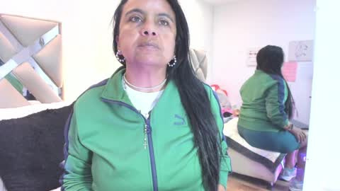 Raquel Moore  online show from 4, 4, 2026