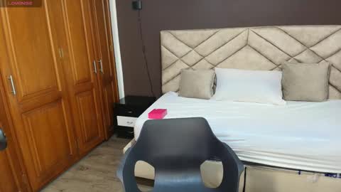 Snapshot of raqueljones_ chatting on 3, 11, 2025 Raquel online show from 3, 11, 2025