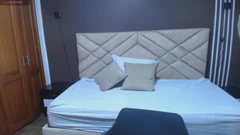 Snapshot of raqueljones_ chatting on 11, 11, 2025 Raquel online show from 11, 11, 2025