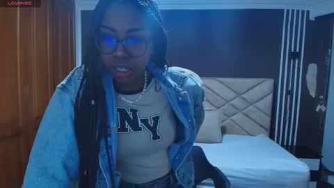 Snapshot of raqueljones_ chatting on 14, 11, 2025 Raquel online show from 14, 11, 2025