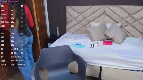 Snapshot of raqueljones_ chatting on 22, 11, 2025 Raquel online show from 22, 11, 2025