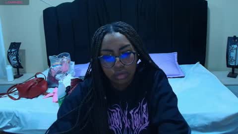 Snapshot of raqueljones_ chatting on 23, 11, 2025 Raquel online show from 23, 11, 2025