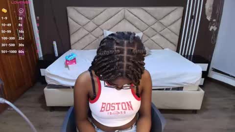 Snapshot of raqueljones_ chatting on 1, 12, 2025 Raquel online show from 1, 12, 2025