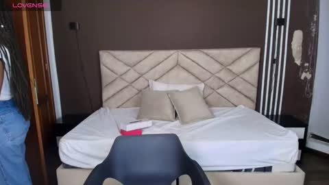 Snapshot of raqueljones_ chatting on 3, 12, 2025 Raquel online show from 3, 12, 2025