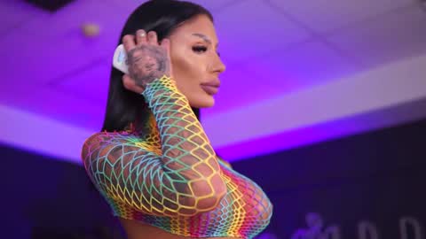 Raquelle online show from 1, 2, 2025