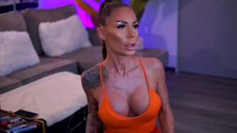 Raquelle online show from 24, 11, 2025