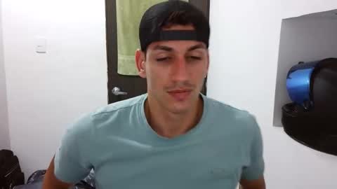 Snapshot of raul240335 chatting on 2, 5, 2026 Raul online show from 2, 5, 2026