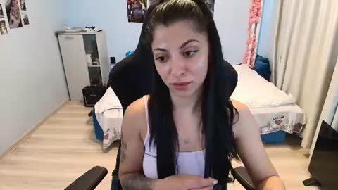 raven_haired_goddess online show from 27, 7, 2026