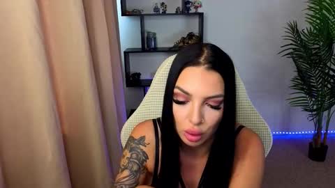 raven_inkk online show from 20, 11, 2025