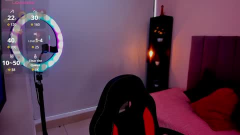 raven_loove online show from 8, 4, 2026