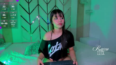 Snapshot of raven_luxx chatting on 17, 4, 2026 RAVEN online show from 17, 4, 2026