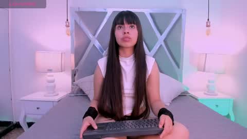 Snapshot of raven_luxx chatting on 15, 5, 2026 RAVEN online show from 15, 5, 2026