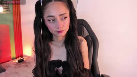 Snapshot of raven_smith_ chatting on 19, 6, 2026 raven_smith_ online show from 19, 6, 2026