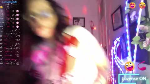 Snapshot of ravenandsin chatting on 9, 11, 2025 Raven online show from 9, 11, 2025