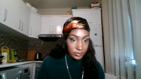 Snapshot of ravenbby chatting on 8, 5, 2026 ravenbby online show from 8, 5, 2026