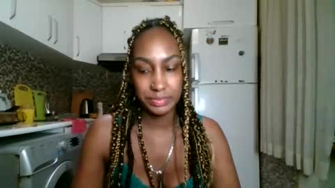 Snapshot of ravenbby chatting on 15, 5, 2026 ravenbby online show from 15, 5, 2026