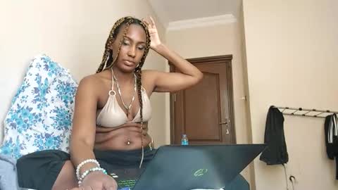 Snapshot of ravenbby chatting on 17, 5, 2026 ravenbby online show from 17, 5, 2026